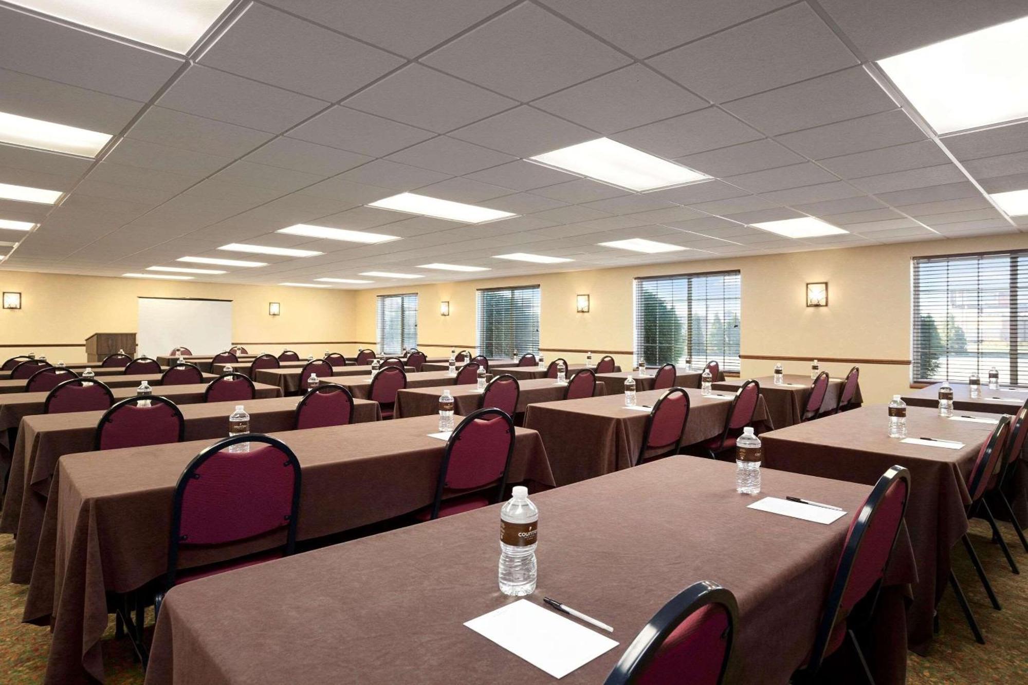 Country Inn & Suites By Radisson Bismarck Waterpark エクステリア 写真