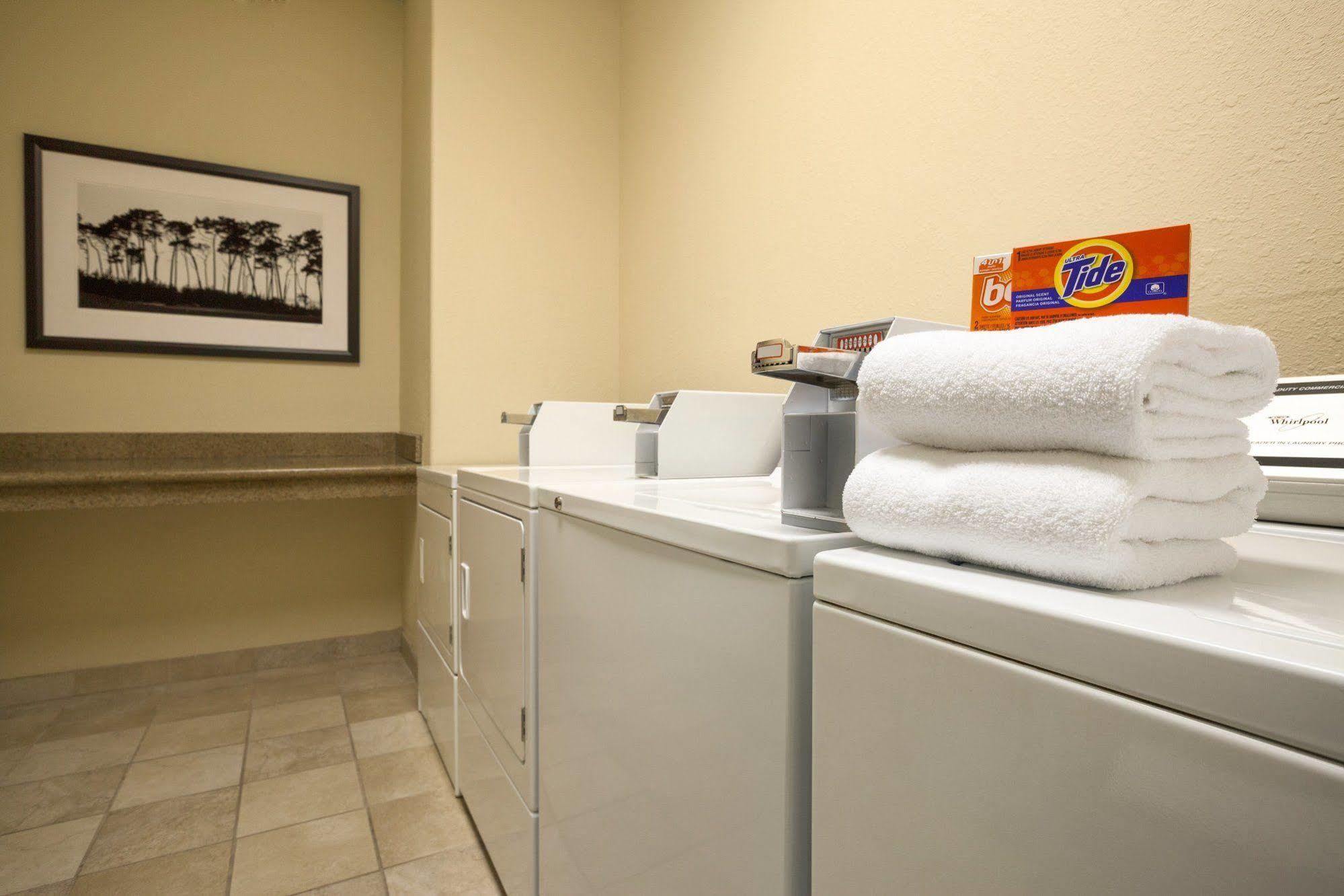 Country Inn & Suites By Radisson Bismarck Waterpark エクステリア 写真