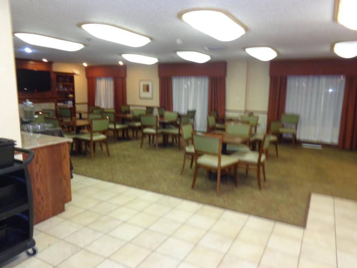 Country Inn & Suites By Radisson Bismarck Waterpark エクステリア 写真